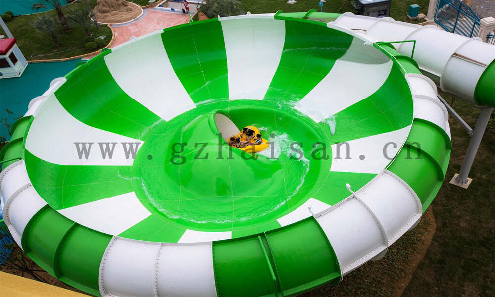 购买水上游乐设备需要注意哪些细节问题?