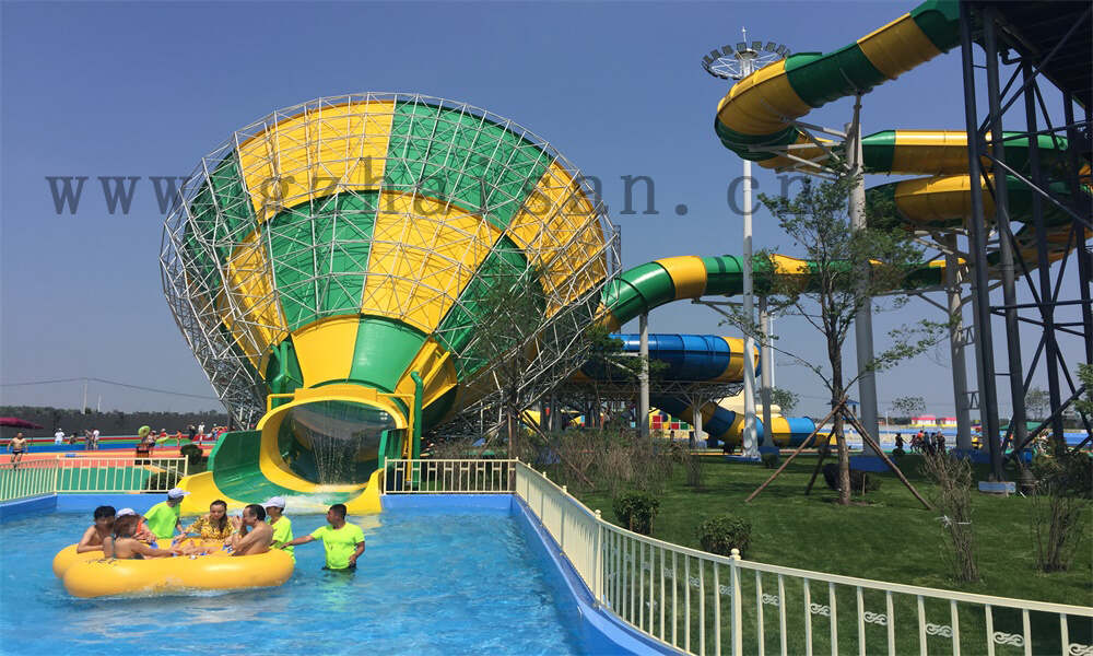 如何进行水上乐园设备的电气接头检查？